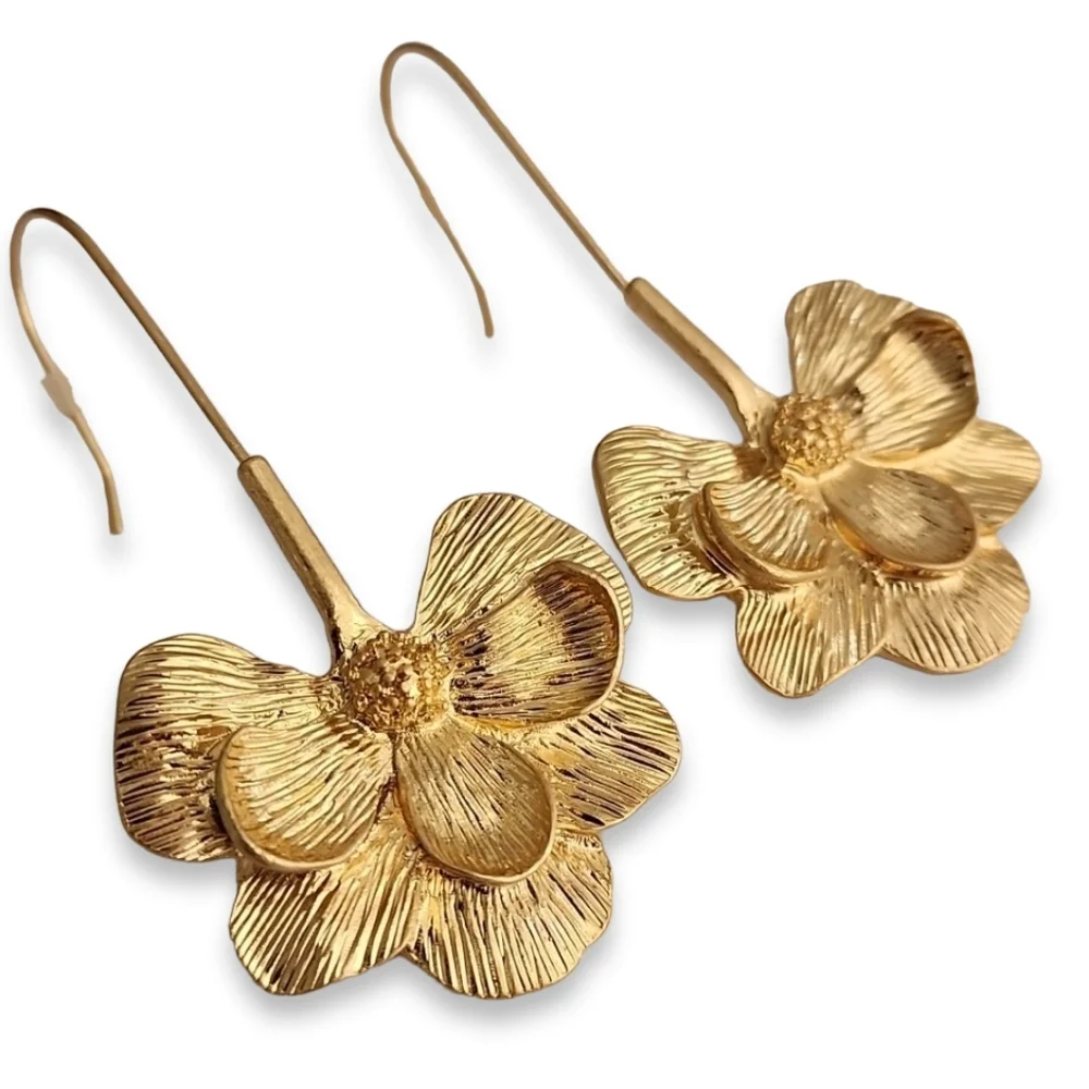 INCREDIBLE GOLD TONE 3D Flower Hanging Earrings Drop Hook Floral Minimalist Luxe